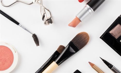 如何選擇西安優(yōu)質(zhì)紋繡培訓(xùn)及美發(fā)飾品銷(xiāo)售策略