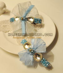 璀璨風(fēng)尚 從進(jìn)口蝴蝶結(jié)到韓國(guó)水鉆，探索美發(fā)飾品的潮流魅力